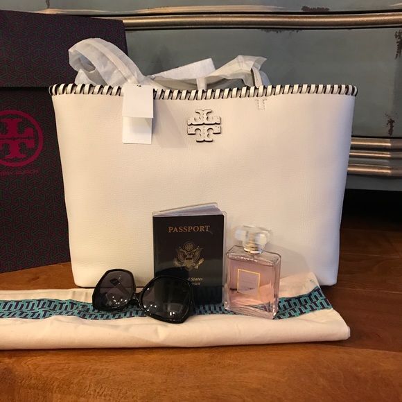 Tory Burch Handbags - ✨FINAL🎉Tory Burch McGraw Whipstitch Large Tote♥️